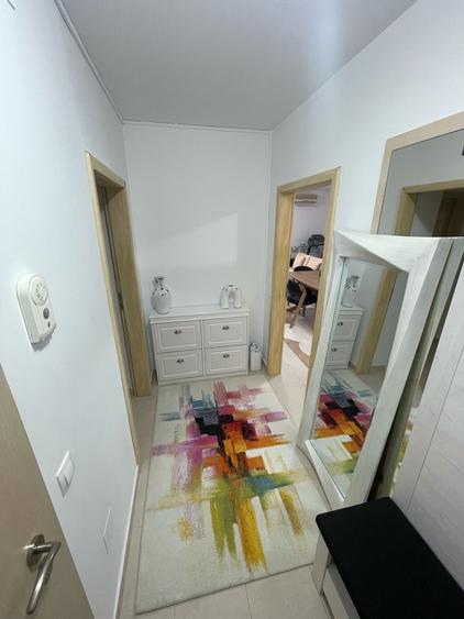 Apartament cu 3 camere decomandat, mobilat în Central
