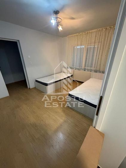Apartament la casa cu 2 camere, curte proprie, Ghiroda - 1