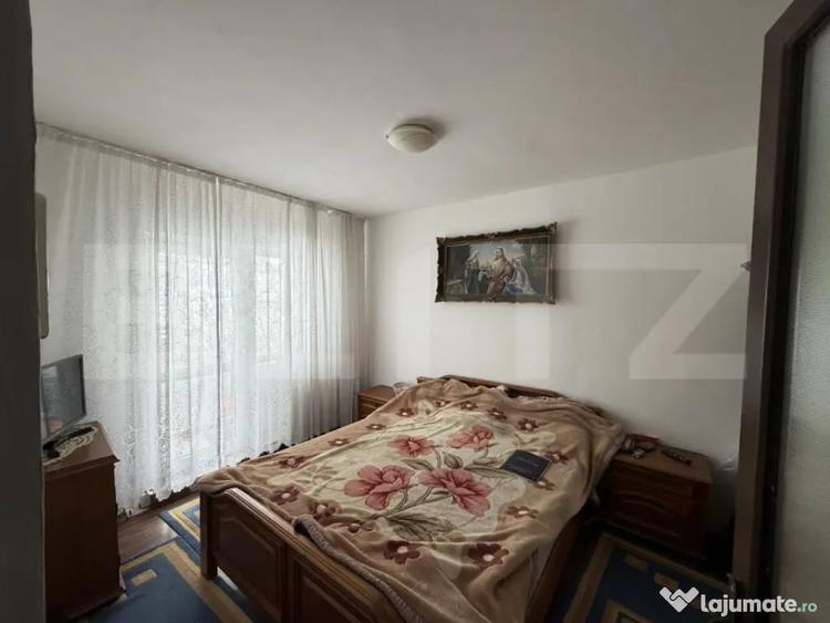 Apartament cu 4 camere decomandat în Central