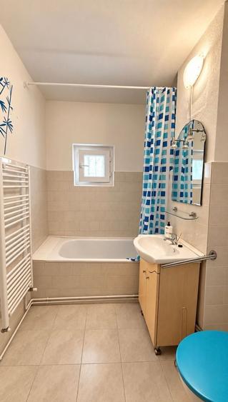 Apartament cu 3 camere în Aradului