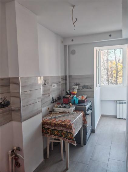 Apartament cu 2 camere decomandat în Micro 19