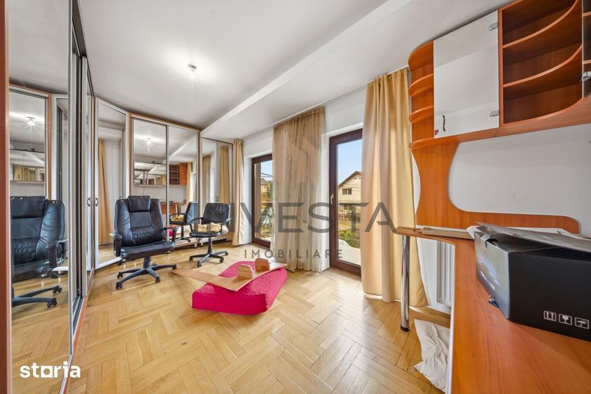 Casă cu 6 camere cu Teren 1150 Mp în Europa