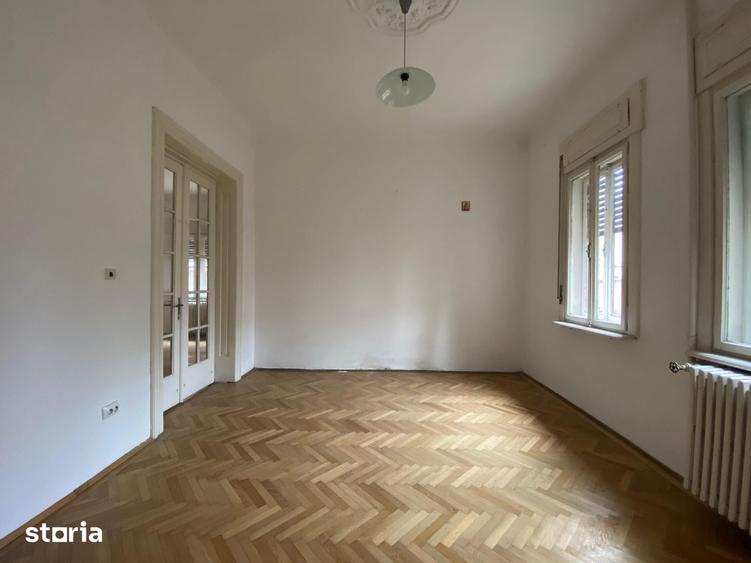 Casă cu 4 camere semidecomandat cu Teren 204 Mp în Floreasca