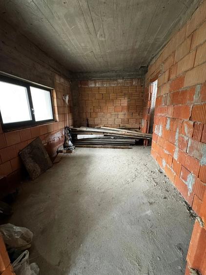 Casă cu Teren 225 Mp în Berceni