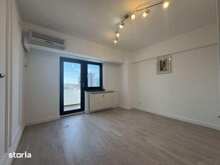 Apartament cu 4 camere în Centrul Civic