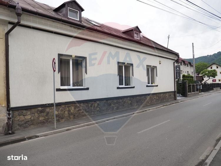 Casă cu 4 camere în Central