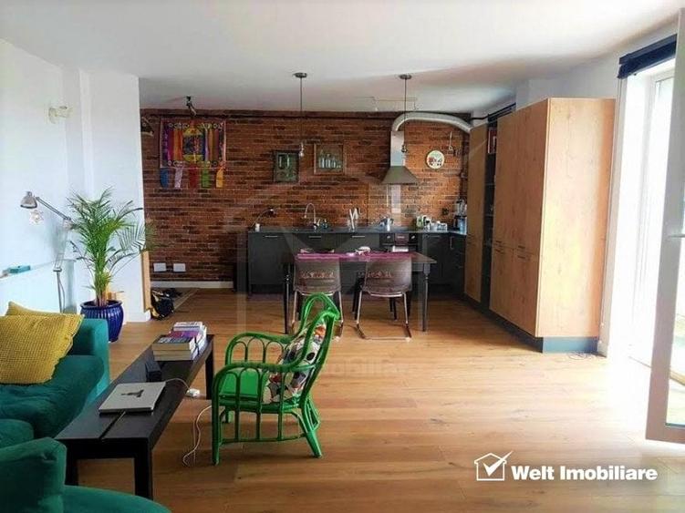 Apartament cu 3 camere semidecomandat, mobilat în Central
