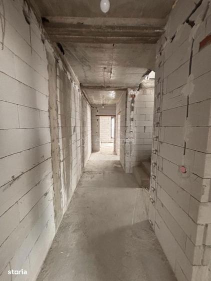 Casă cu 5 camere cu Teren 255 Mp în Cantemir
