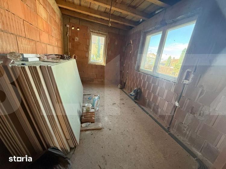 Casă cu 4 camere cu Teren 1057 Mp în Central