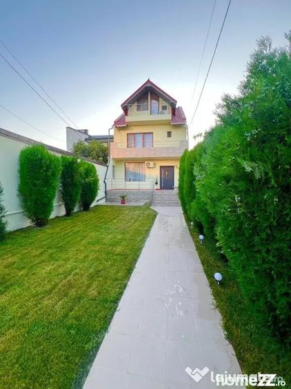Casă cu 4 camere cu Teren 220 Mp în Mamaia