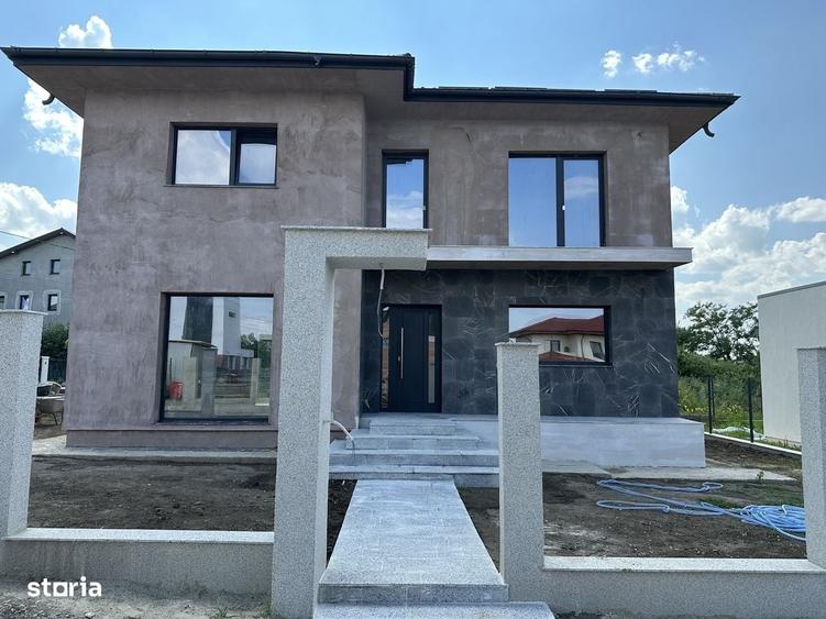 Casă cu 4 camere în Granit