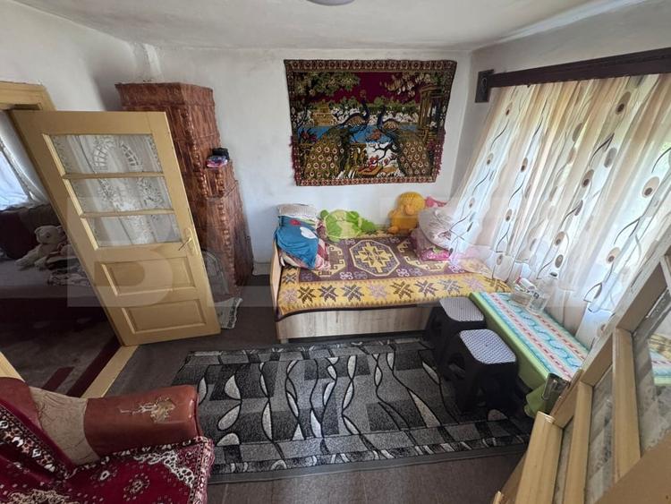 Casă individuală cu 5 camere cu Teren 2300 Mp în Exterior Sud