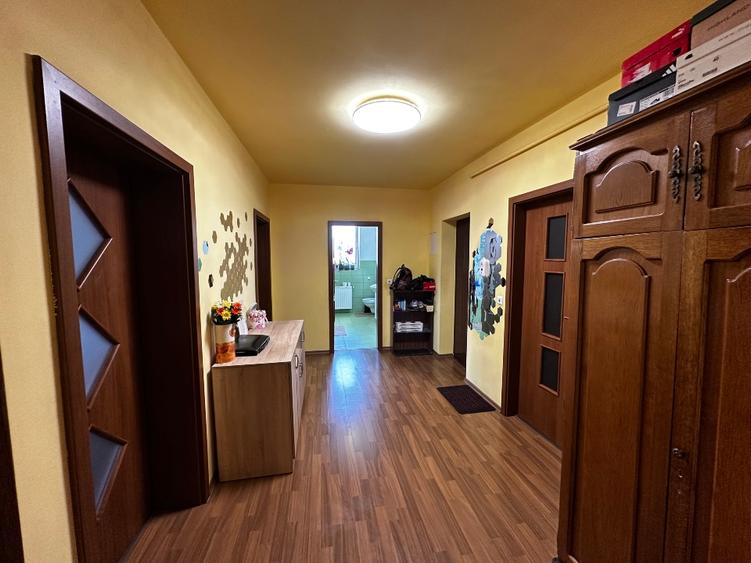 Apartament cu 4 camere decomandat în Terezian