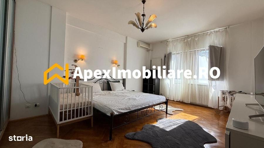 Apartament cu 3 camere semidecomandat în Universitate