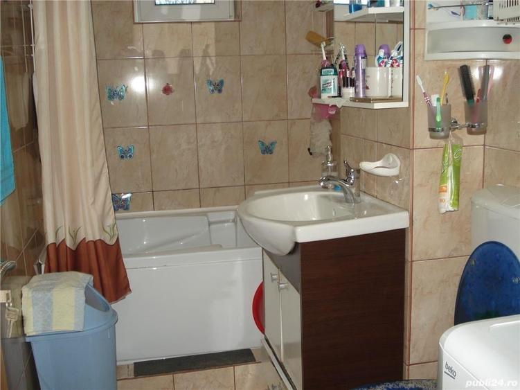 Casă cu 3 camere decomandat în Gării