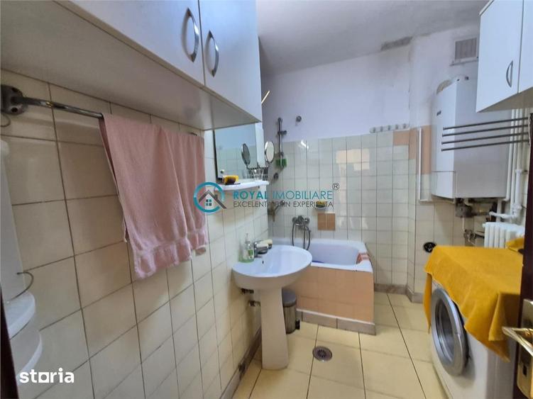 Casă cu 6 camere cu Teren 339 Mp în Gheorghe Doja