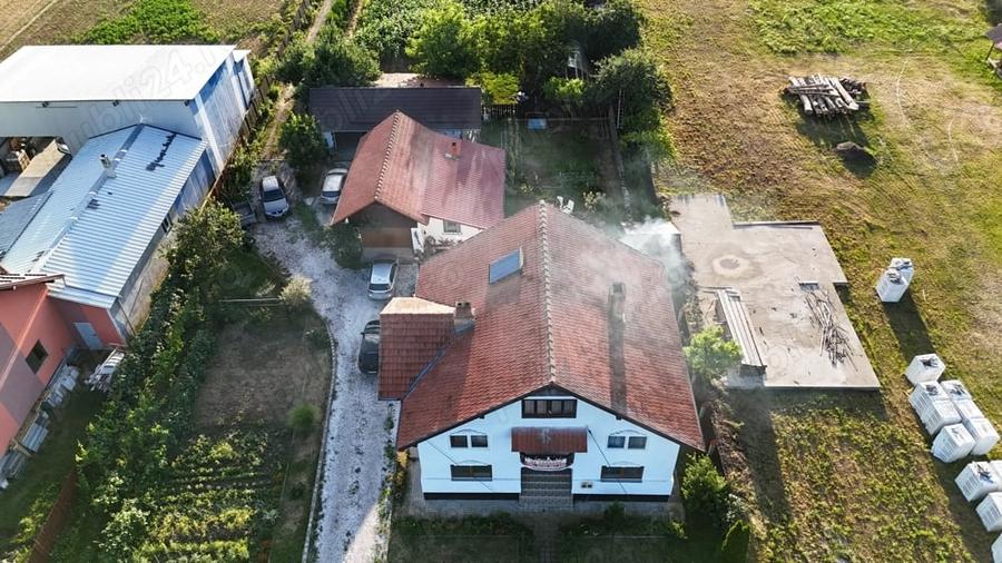 Casă cu 6 camere cu Teren 6355 Mp în Râu Bărbat