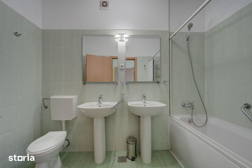 Apartament cu 4 camere decomandat în Titan
