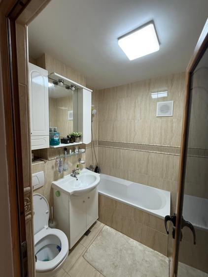 Apartament cu 3 camere decomandat în Gară