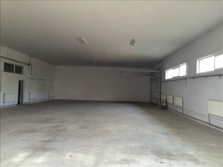 Spațiu industrial, de 1,000 mp, în Exterior Sud