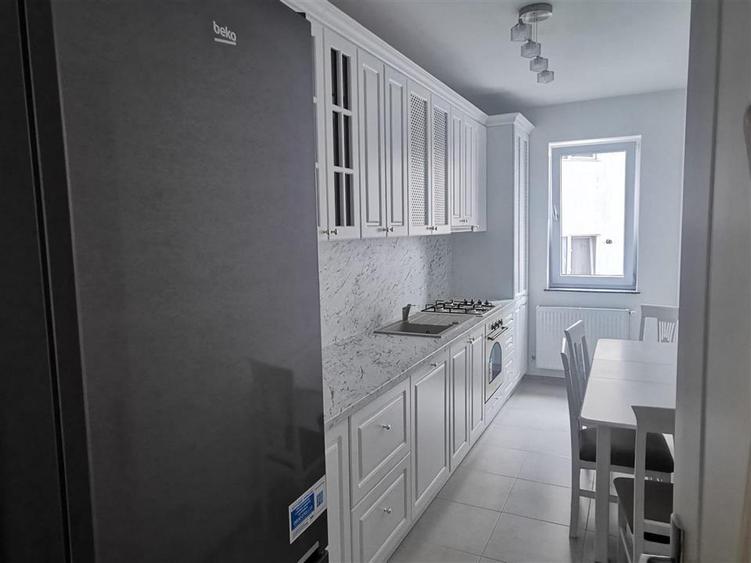 Apartament cu 2 camere semidecomandat, mobilat în Obcini