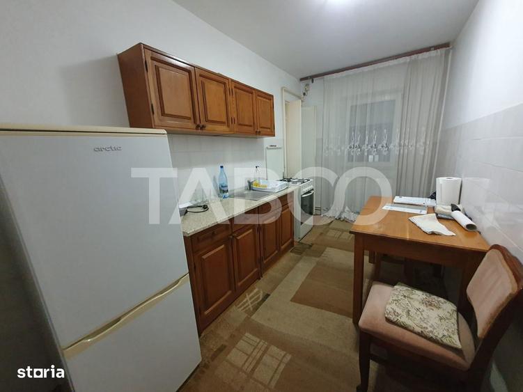Apartament cu 2 camere decomandat, mobilat în Central