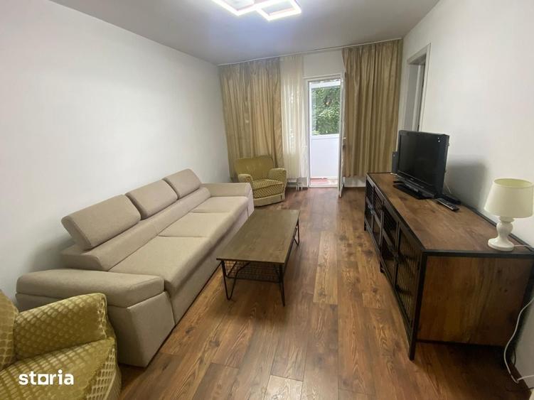 Apartament cu 3 camere în Micro 6
