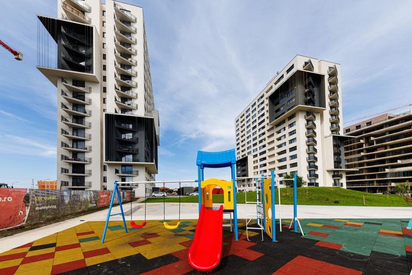 Apartament cu 3 camere decomandat, mobilat în Torontalului