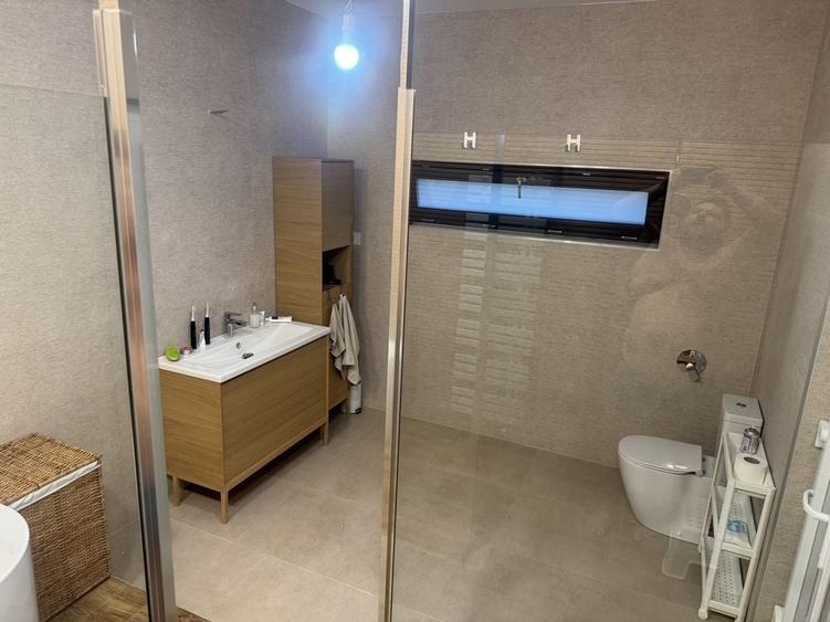 Casă cu 4 camere în Central