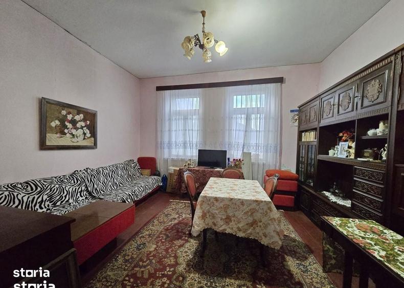Casă cu 3 camere cu Teren 169 Mp în Central