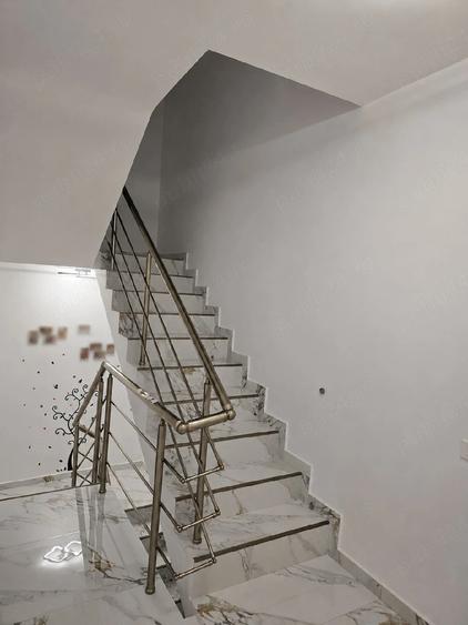 Casă cu 5 camere cu Teren 200 Mp în Central