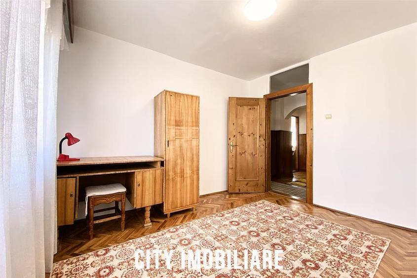 Apartament cu 4 camere decomandat în Semicentral