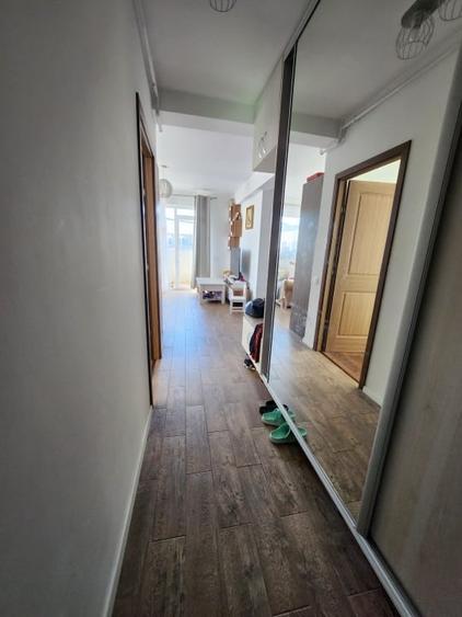 Apartament cu 3 camere semidecomandat, mobilat în Florești — fotografia 2