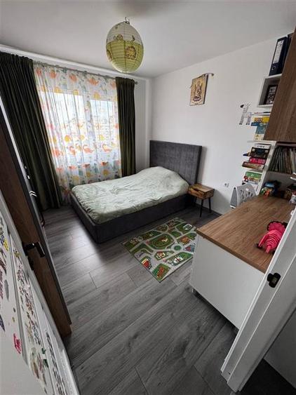 Apartament cu 3 camere decomandat, mobilat în Vasile Aaron
