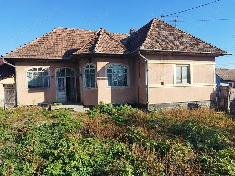 Casă cu 4 camere cu Teren 20024 Mp în Suplac