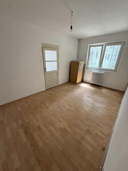 Apartament cu 2 camere în P-ța Doina