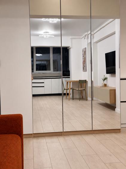 Apartament cu 2 camere decomandat, mobilat în Central