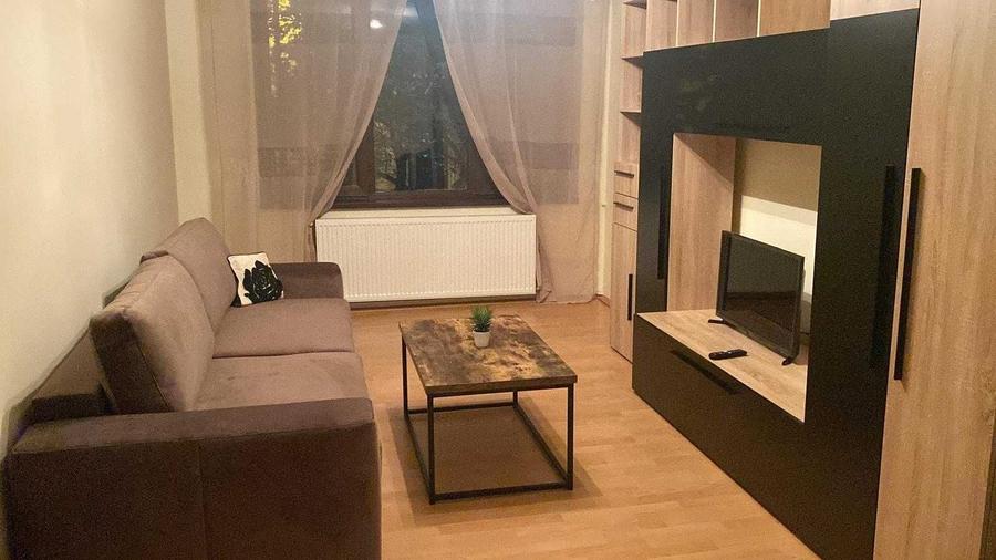 Apartament cu 2 camere decomandat în Medicină