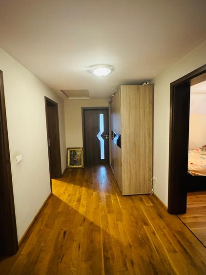 Casă individuală cu 5 camere cu Teren 500 Mp în Ghiroda