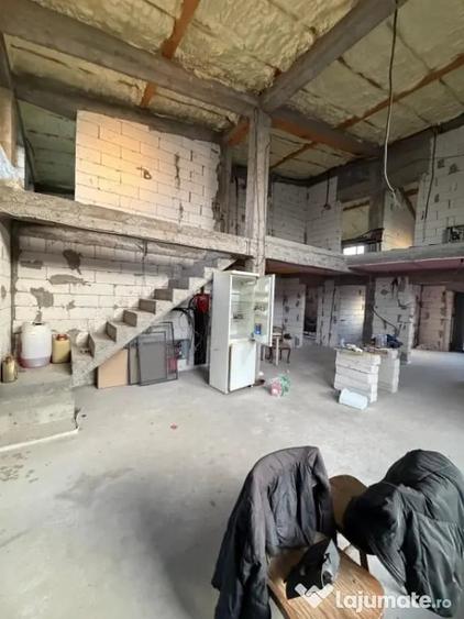 Casă cu 4 camere cu Teren 1000 Mp în Pielești