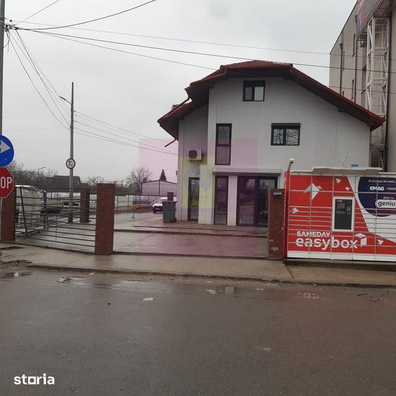 Casă cu 6 camere cu Teren 370 Mp în Glina