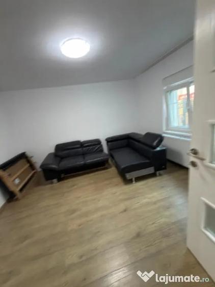 Casă cu 3 camere cu Teren 300 Mp în Delfinariu