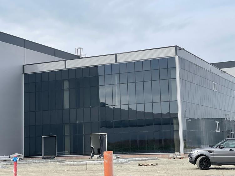 Spațiu industrial, de 10,000 mp, în Sud