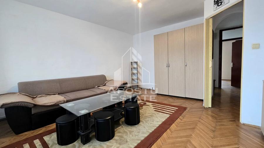 Apartament cu 2 camere decomandat în Bucovina