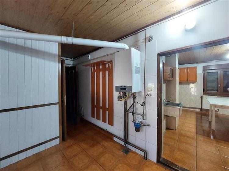 Casă individuală cu 5 camere cu Canalizare în Vladimirescu