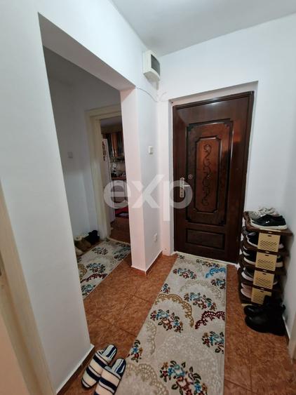 Apartament cu 2 camere decomandat, mobilat în Micro 6