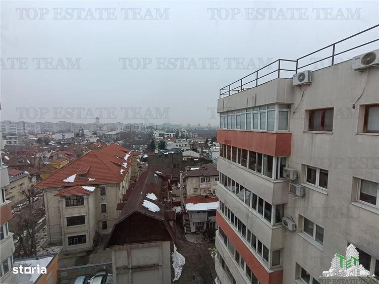 Apartament cu 3 camere semidecomandat în 1 Mai