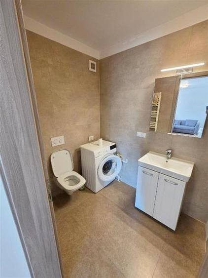 Apartament cu 2 camere decomandat, mobilat în Tractorul