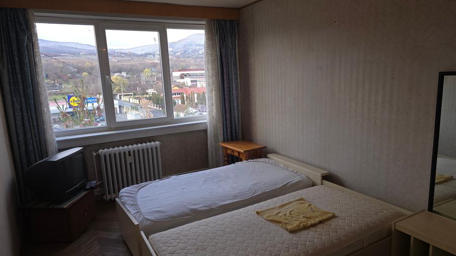 Apartament cu 3 camere decomandat în Bălcescu
