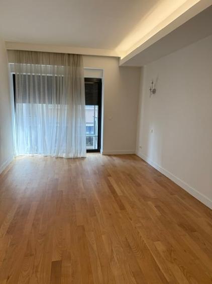Apartament cu 4 camere decomandat în Aviatorilor